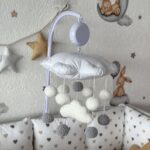 Vrtuljak sa muzičkom kutijom i nosačem - Teddy - Siva