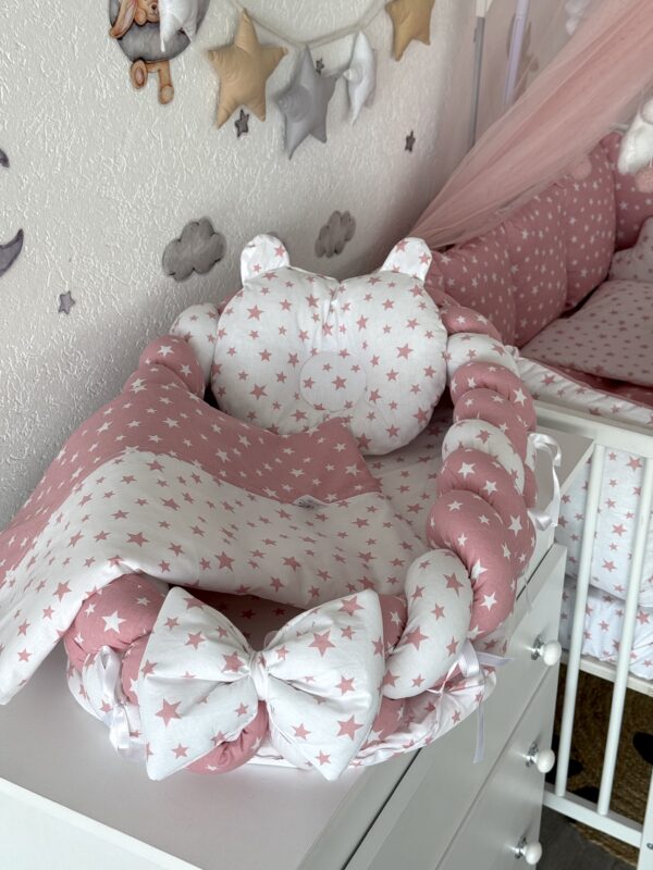 Gnijezdo sa pletenicom, jorganom i jastukom - Puder roze i bijele zvjezdice