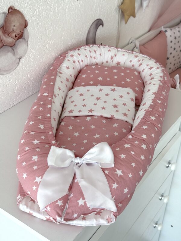 Gnijezdo s jastukom i jorganom – Puder roze i bijele Zvjezdice