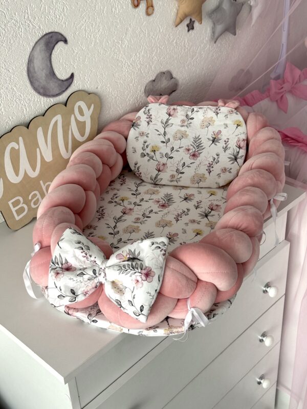 Gnijezdo Velvet pletenica - Puder roze i Ruže