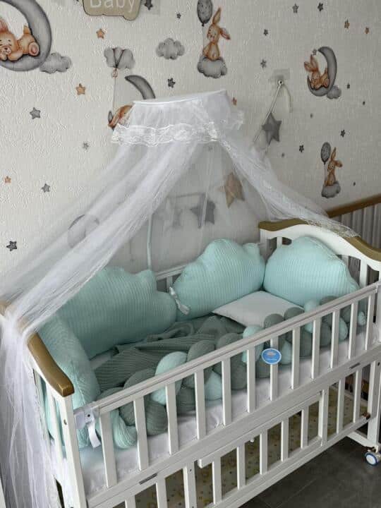 Set Cloud Mint i Zelena - Ogradica sa tri strane, pletenica, plahta, jastuk i dekica