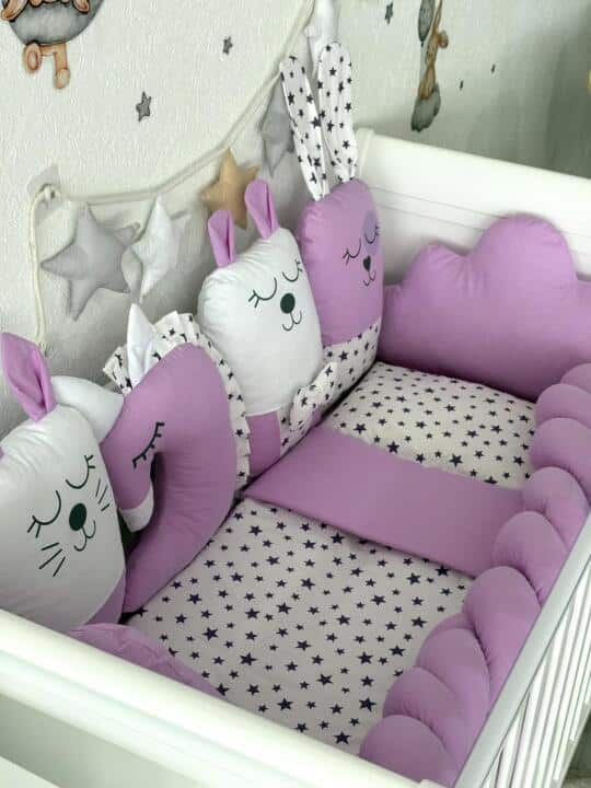 Set Vesela družina Ljubičasta i Ljubičaste Zvjezdice - Ogradica sa tri strane, pletenica, plahta, jastuk, jorgan