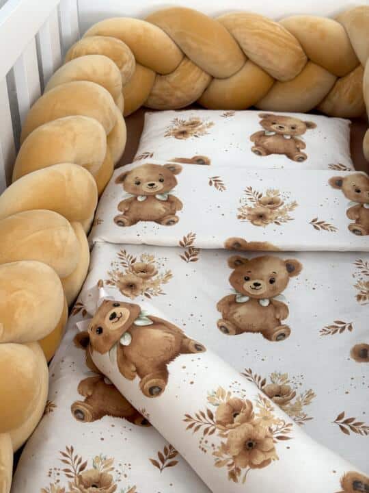 Set Velvet Braid Smeđi Medo i Smeđa - Pletenica sa 4 strane, plahta, jastuk, jorgan i dva ukrasna jastuka