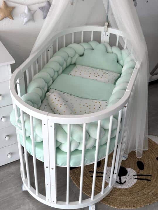 Set Velvet Braid Tufnice i Mint - Pletenica sa 4 strane, plahta, jastuk, jorgan i dva ukrasna jastuka.